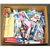 Image 1 : FLAT LOT OF ELECTRIC TOOTHBRUSHES & ACCESSORIES