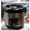 Image 1 : BLACK AND STAINLESS HAMILTON BEACH RICE COOKER