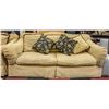 Image 2 : SOFA + LOVESEAT BEIGE TONED W/ ACCENT PILLOWS