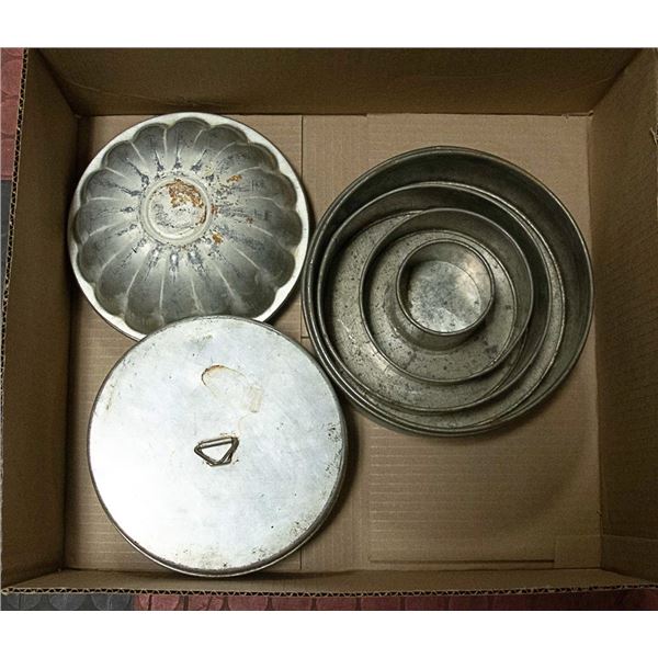 ANTIQUE JELLY MOLDS AND BUNT PANS