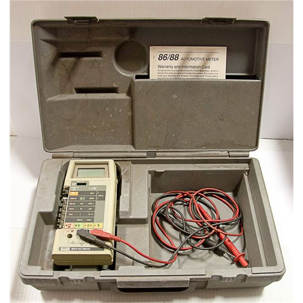 FLUKE MULTEMETER IN AN ORIGINAL CASE. TESTED