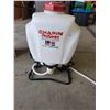 Image 4 : Chapin Backpack Sprayer and Handheld Sprayer