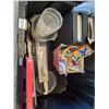 Image 2 : Popcorn Bin and Butter Dispenser