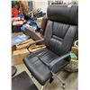 Image 2 : Leather Rolling Office Chair