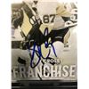Image 2 : SIDNEY CROSBY SIGNED NHL TRADING CARD W/PUCK & CASE (JSA COA)