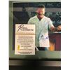 Image 2 : ROBIN WILLIAMS SIGNED FRAMED 8X10 PHOTO (RA COA)