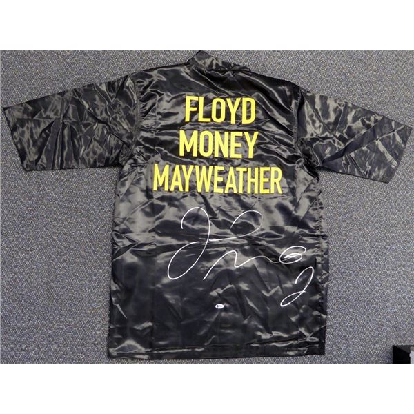 FLOYD MAYWEATHER JR. SIGNED BLACK BOXING ROBE (BECKETT COA)