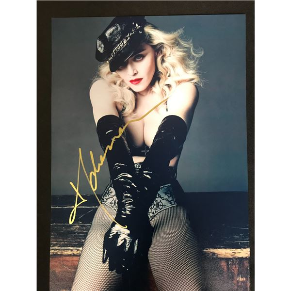 MADONNA SIGNED 8X10 PHOTO (RA COA)