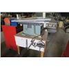 Image 5 : Delta 10" Table Saw On Stand With Extra Blades