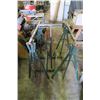 Image 1 : 2 Saw Horses and a Roller Stand