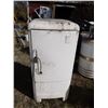 Image 1 : Antique Frigidaire Refrigerator