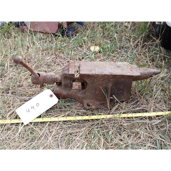 Antique Anvil/Vice