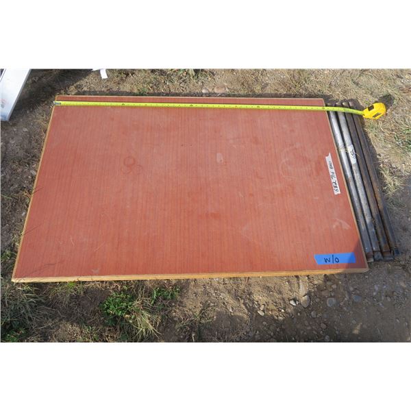 4 Leg Table, 32 X 48