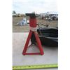 Image 3 : 2 Gas Cans, Oil Drop Pan, and Jack Stand