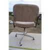 Image 4 : Vintage Office Wheeled Chair