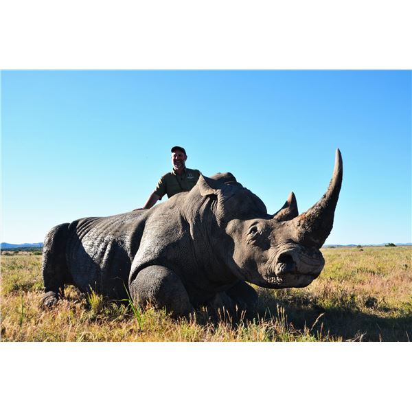 White Rhino Vita-Dart and Plains Game - Tam Safaris