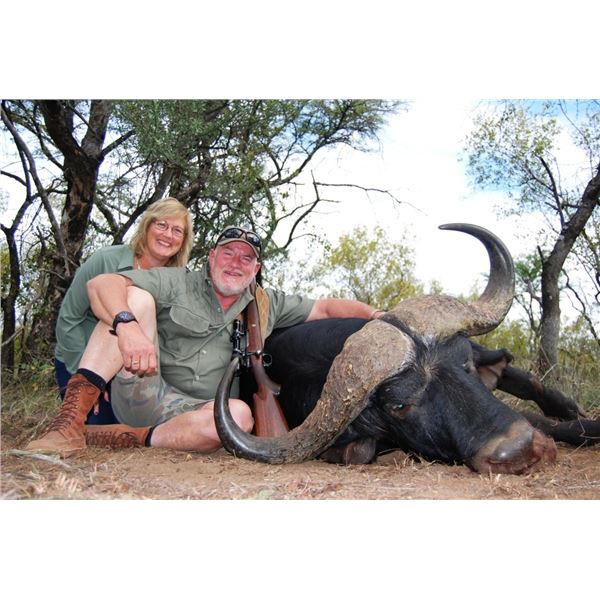 CAPE BUFFALO HUNT - SOUTH AFRICA