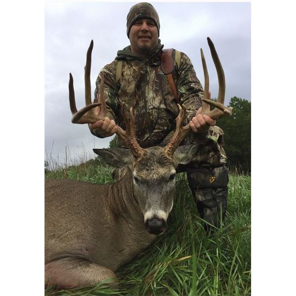150” WHITETAIL DEER HUNT – MICHIGAN