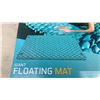 Image 2 : INTEX GIANT FLOATING MAT - 9FT 6 INCH X 7 FOOT 5 INCH