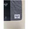Image 3 : HERSCHEL 15 INCH ANCHOR LAPTOP SLEEVE - FOR 15 INCH MACBOOK PRO