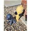 Image 4 : 3 Ceramic Dog Lawn Ornaments