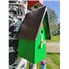 Image 3 : Wagon Wheel & Green Birdhouse