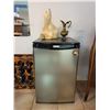 Image 1 : Danby Bar Fridge - Polar Bear Decoration - Pitcher