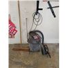 Image 1 : Wet/Dry Craftsman 4 Gallon Shop Vac - Broom - Floor Jack