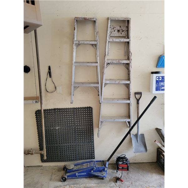 2 Ladders - Jack - B+D Battery Charger & Shovel