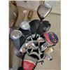 Image 4 : 14 Assorted Golf Clubs - Golf Bag - Umbrella