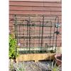Image 1 : Handmade Sweet Pea Garden Vine Climber