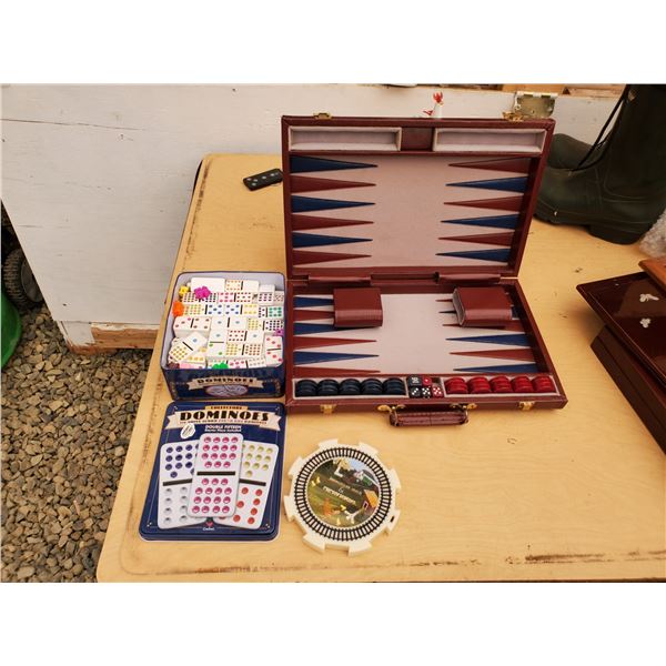 417 --  Backgammon & Domino Sets