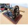 Image 3 : 419 --  Vintage Singer Sewing Machine