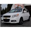 Image 9 : B6 --  2011 CHEVROLET AVEO 5  , White , 185495  KM's