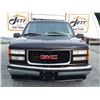 Image 2 : F1 --  1996 GMC SUBURBAN SLT , Red , 269619  KM's