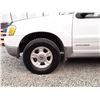 Image 16 : F4 --  2002 FORD EXPLORER SPORT TRAC 4X4 , White , 269634  KM's