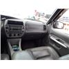 Image 34 : F4 --  2002 FORD EXPLORER SPORT TRAC 4X4 , White , 269634  KM's