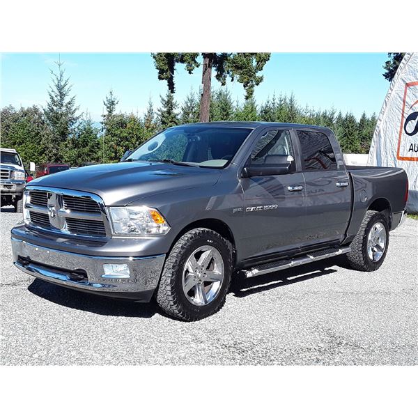 G2 --  2011 DODGE RAM 1500 BIG HORN CREW CAB 4X4 , Silver , 204250  KM's