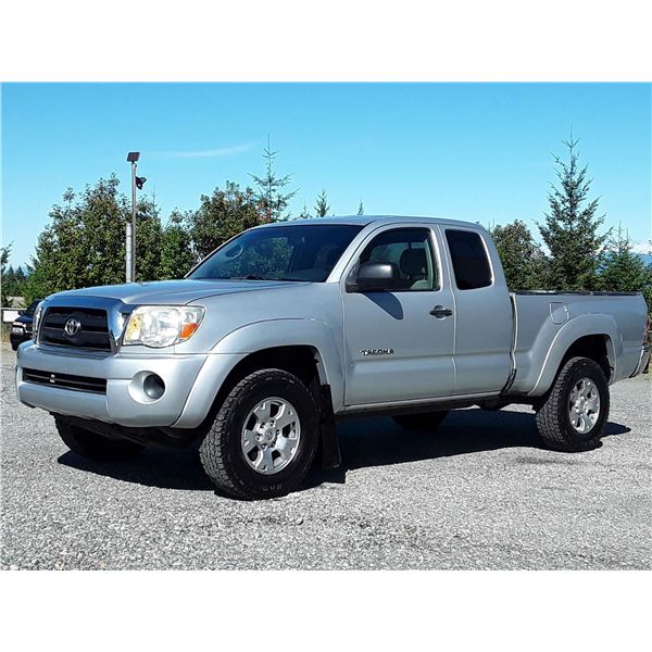 H2 --  2008 TOYOTA TACOMA 4X4 , Silver , 299630  KM's