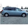 Image 4 : D6 --  2004 TOYOTA SIENNA CE , Blue , 207832  KM's