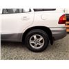 Image 12 : G1 --  2004 HYUNDAI SANTA FE  , White , 148315  KM's