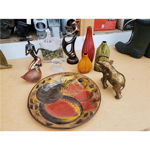435 --  Lot of Decorative Items
