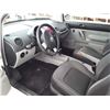Image 23 : F4 --  2001 VOLKSWAGEN NEW BEETLE GLS , White , 119789  KM's