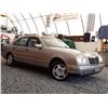 Image 10 : A12B --  1999 MERCEDES E430 , Gold , 225858  KM's