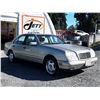 Image 3 : A12B --  1999 MERCEDES E430 , Gold , 225858  KM's