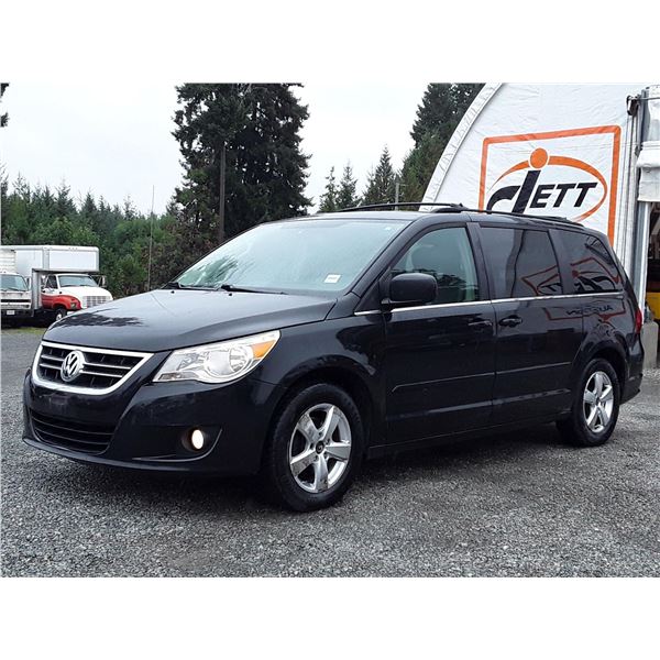 E1 --  2009 VW ROUTAN SEL  , Black , 235649  KM's