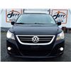 Image 2 : E1 --  2009 VW ROUTAN SEL  , Black , 235649  KM's