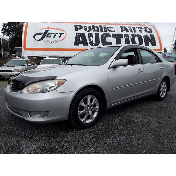 D4 --  2005 TOYOTA CAMRY LE , Grey , 217984  KM's