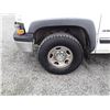 Image 12 : A12C --  2000 CHEVROLET SILVERADO 2500 EXT CAB 4X4 , White , 214,070 MILES  KM's
