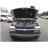 Image 15 : A12C --  2000 CHEVROLET SILVERADO 2500 EXT CAB 4X4 , White , 214,070 MILES  KM's